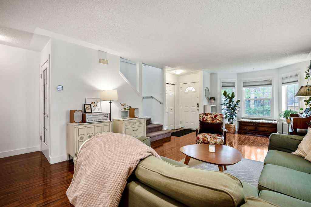 MLS&reg; # A2269871 - 1926/1928 32 Street SW in Killarney/Glengarry Calgary, Multi-Family Open Houses