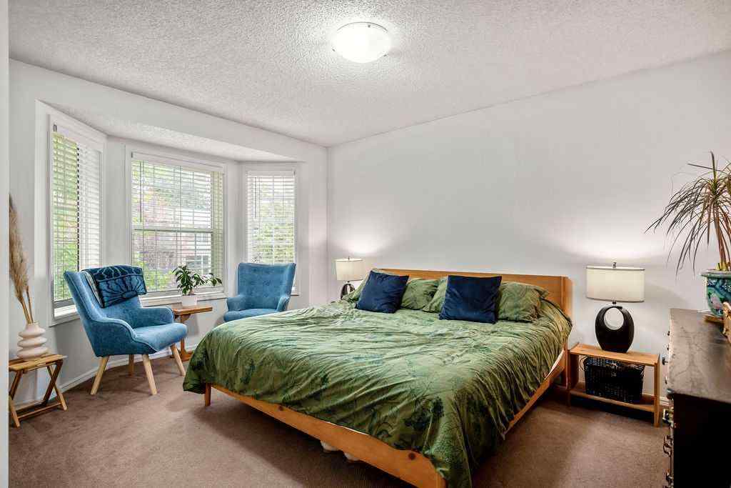 MLS&reg; # A2269871 - 1926/1928 32 Street SW in Killarney/Glengarry Calgary, Multi-Family Open Houses