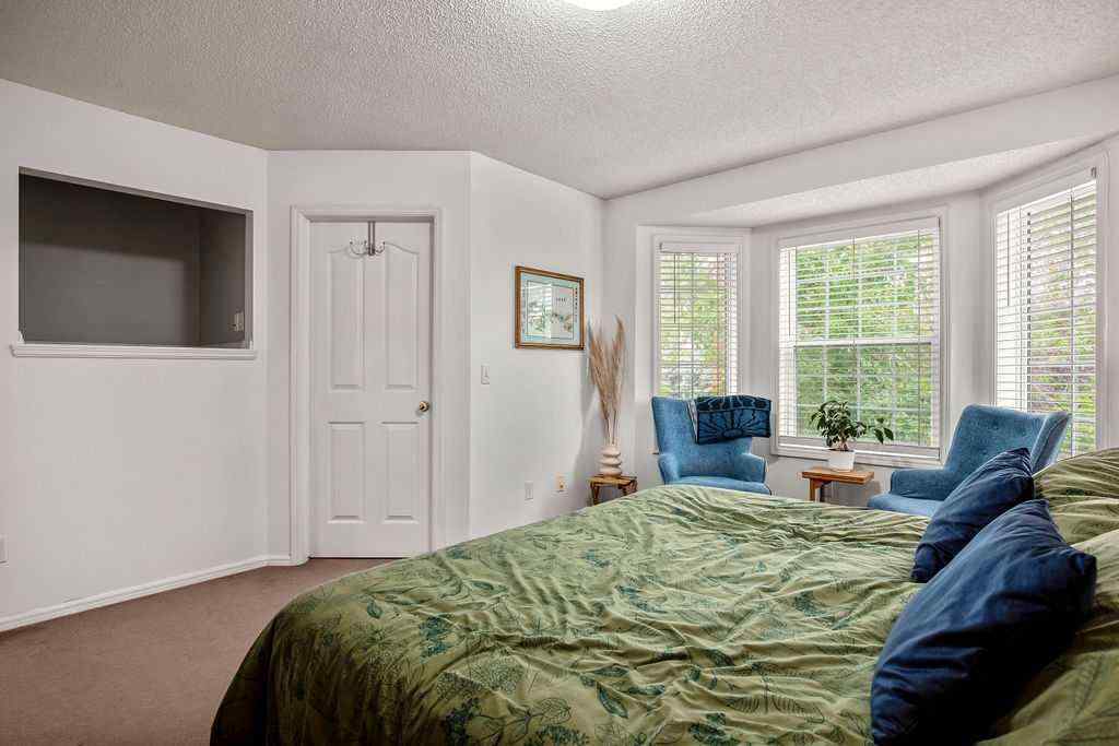 MLS&reg; # A2269871 - 1926/1928 32 Street SW in Killarney/Glengarry Calgary, Multi-Family Open Houses