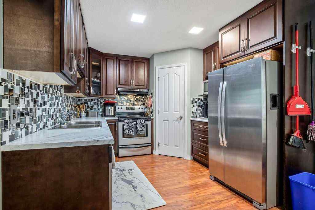 MLS&reg; # A2269871 - 1926/1928 32 Street SW in Killarney/Glengarry Calgary, Multi-Family Open Houses