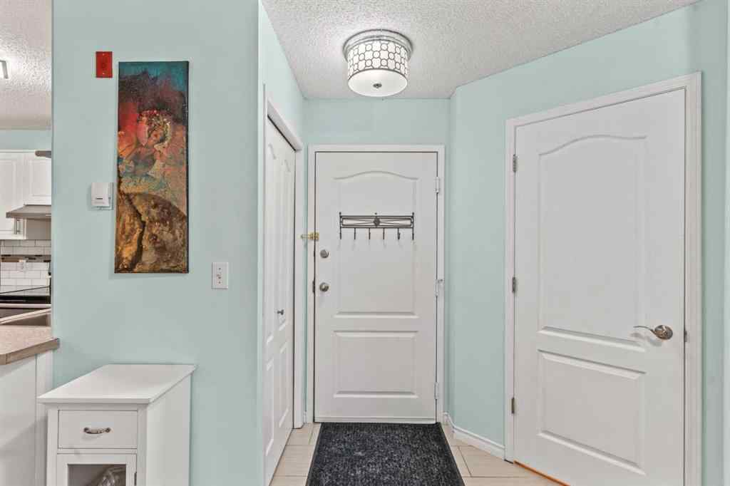 MLS&reg; # A2269872 - Unit #111 20 Sierra Morena Mews SW in Signal Hill Calgary, Residential Open Houses