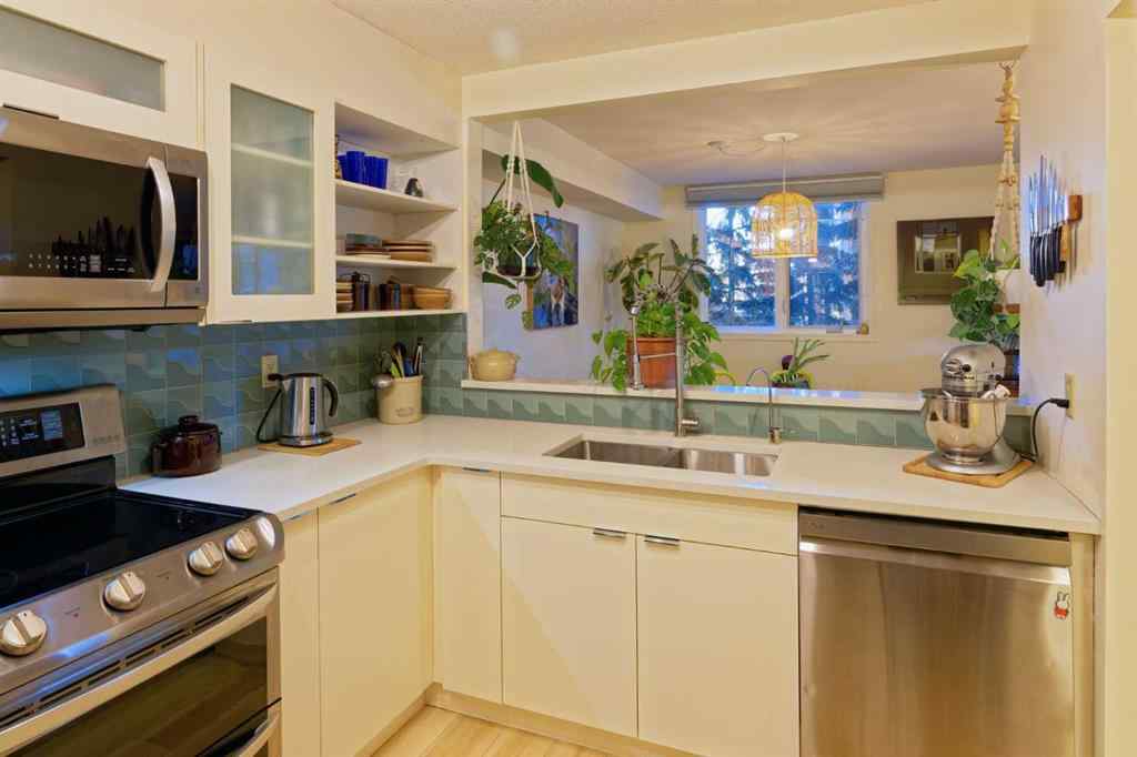 MLS&reg; # A2269875 - Unit #305 225 25 Avenue SW in Mission Calgary, Residential Open Houses