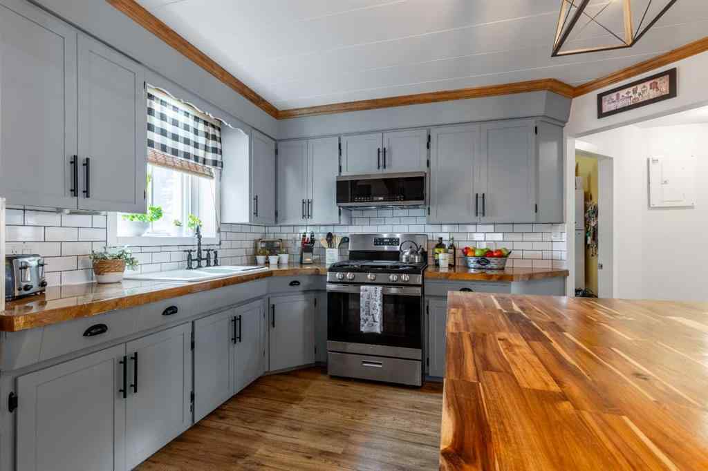 MLS&reg; # A2269877 - 56 E 100 S   in NONE Raymond, Residential Open Houses