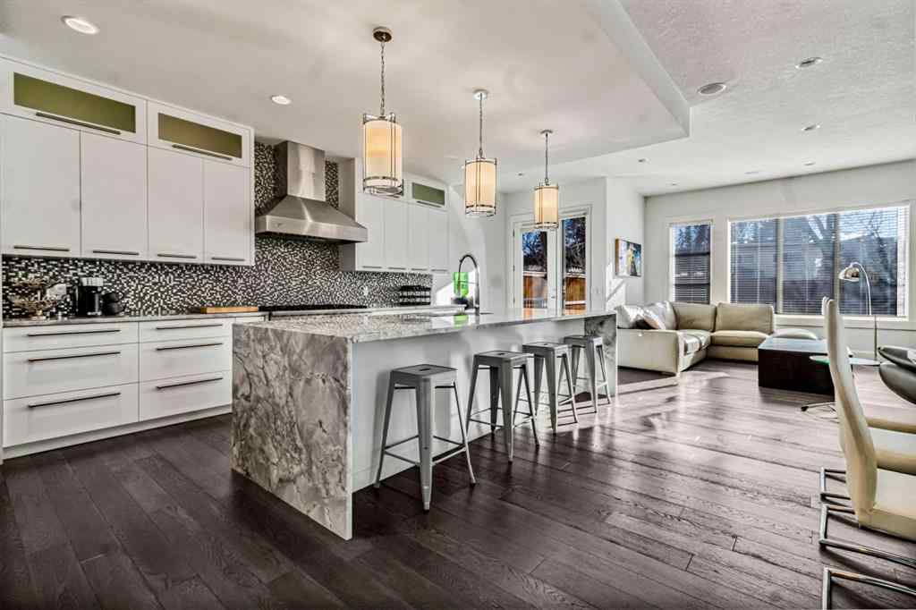 MLS® A2269882 - 405 29 Avenue NE in Winston Heights/Mountview Calgary, Residential