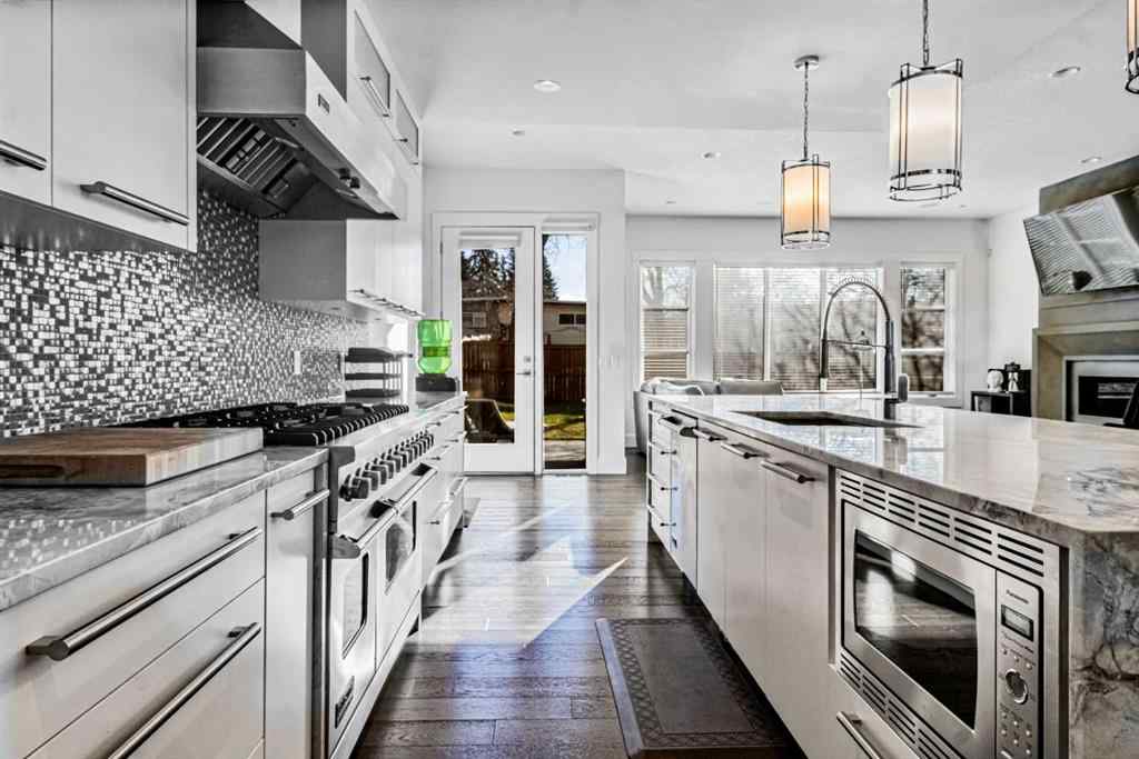 MLS® A2269882 - 405 29 Avenue NE in Winston Heights/Mountview Calgary, Residential