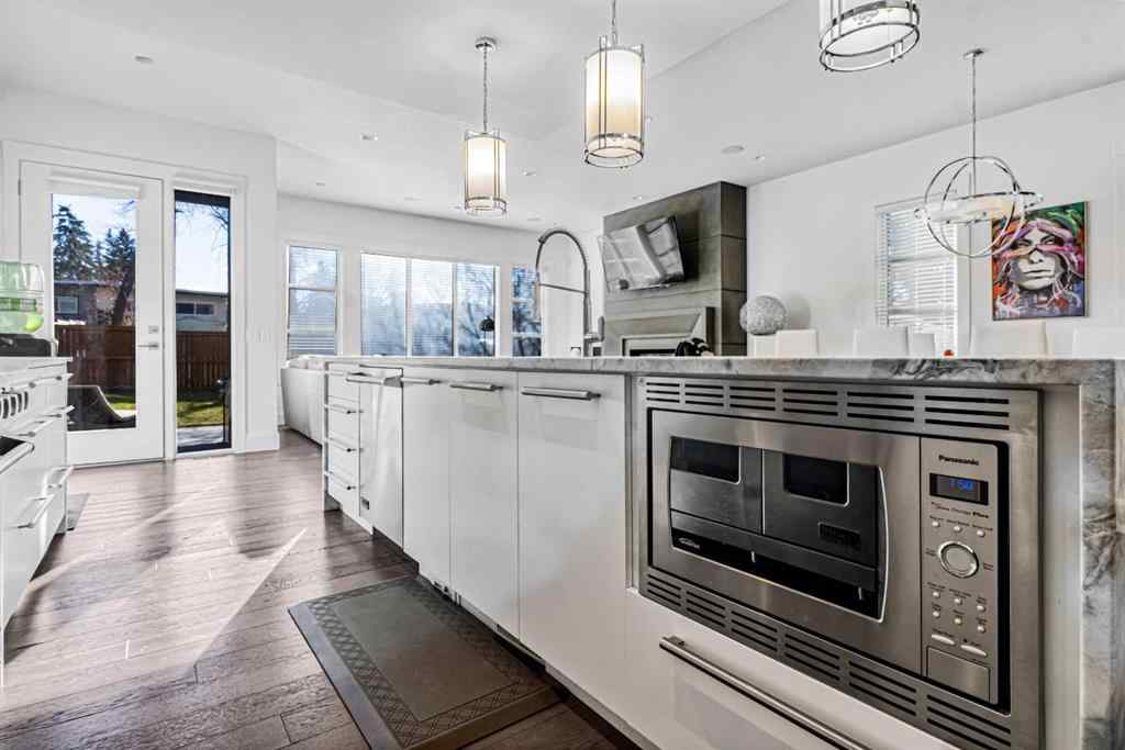 MLS® A2269882 - 405 29 Avenue NE in Winston Heights/Mountview Calgary, Residential