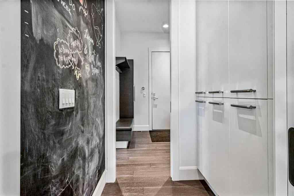 MLS® A2269882 - 405 29 Avenue NE in Winston Heights/Mountview Calgary, Residential