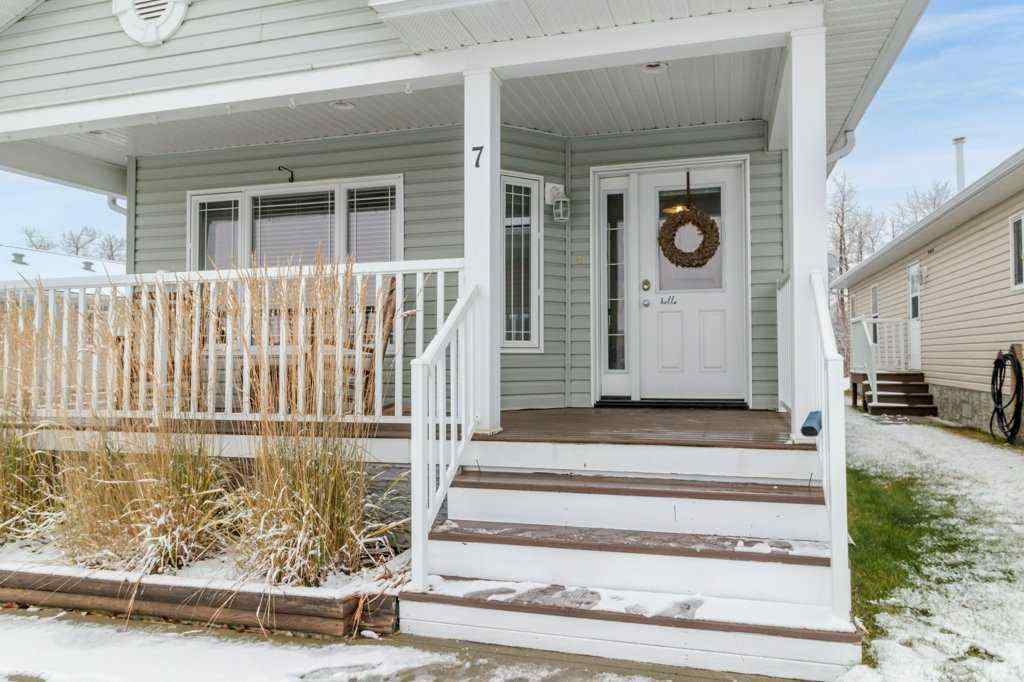 MLS&reg; # A2269889 - 7 Baywood Link  in Lighthouse Point Sylvan Lake, Residential Open Houses