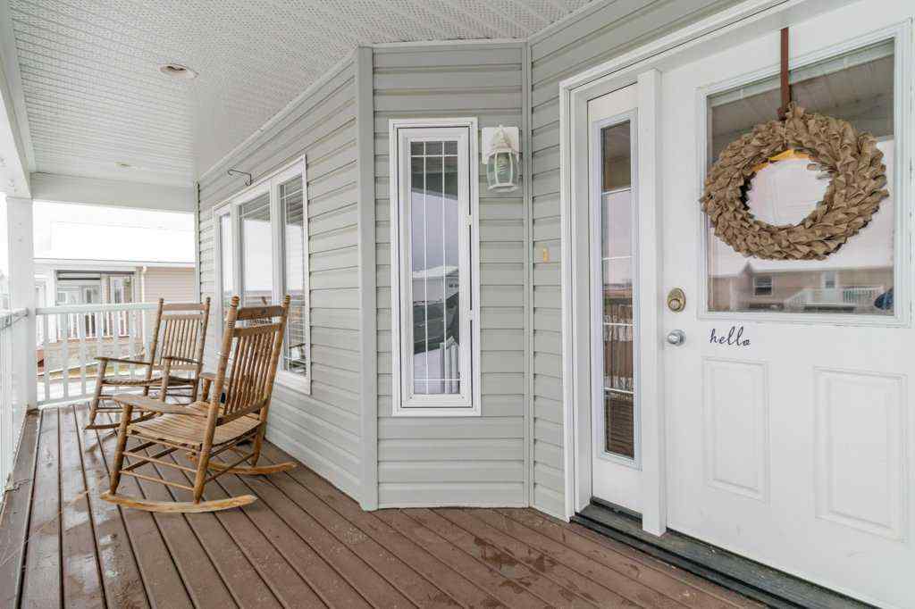 MLS&reg; # A2269889 - 7 Baywood Link  in Lighthouse Point Sylvan Lake, Residential Open Houses