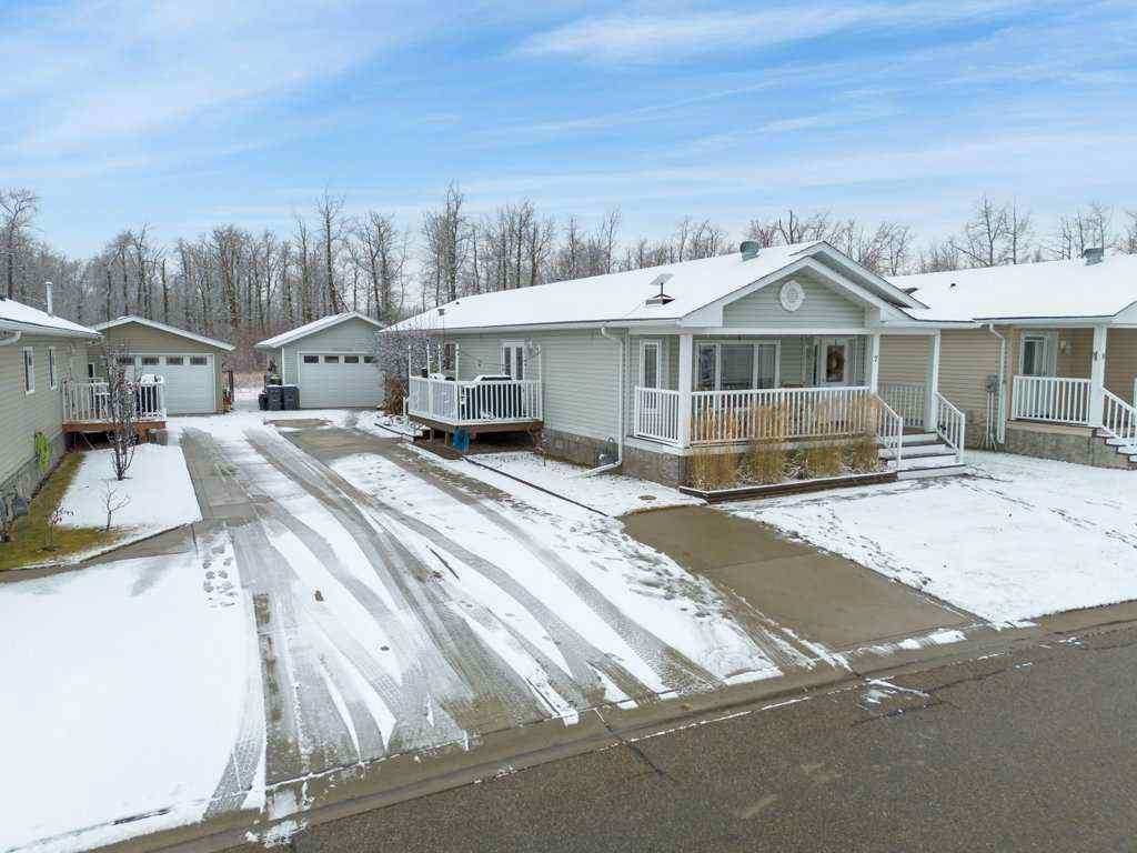 MLS&reg; # A2269889 - 7 Baywood Link  in Lighthouse Point Sylvan Lake, Residential Open Houses