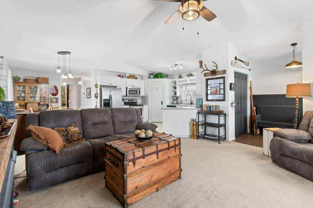 MLS&reg; # A2269889 - 7 Baywood Link  in Lighthouse Point Sylvan Lake, Residential Open Houses