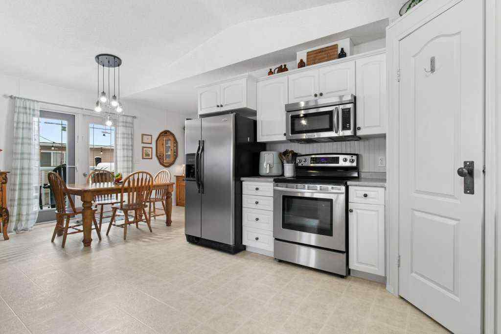 MLS&reg; # A2269889 - 7 Baywood Link  in Lighthouse Point Sylvan Lake, Residential Open Houses