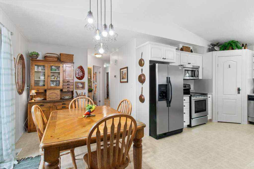 MLS&reg; # A2269889 - 7 Baywood Link  in Lighthouse Point Sylvan Lake, Residential Open Houses