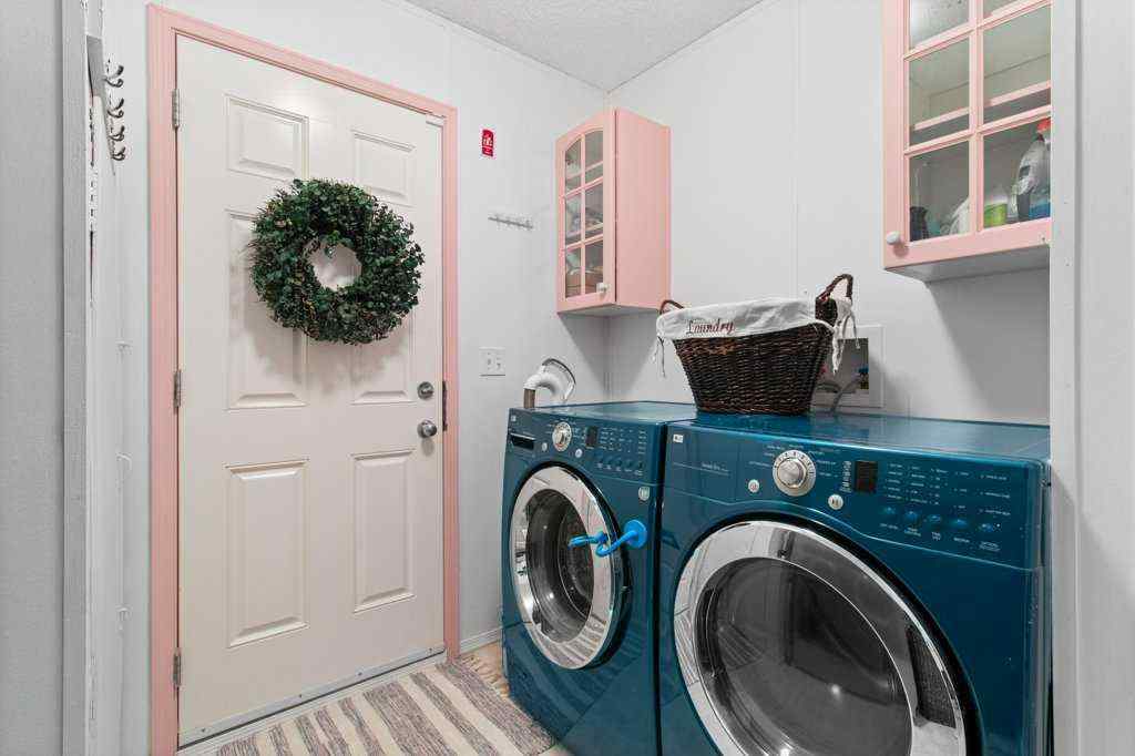 MLS&reg; # A2269889 - 7 Baywood Link  in Lighthouse Point Sylvan Lake, Residential Open Houses