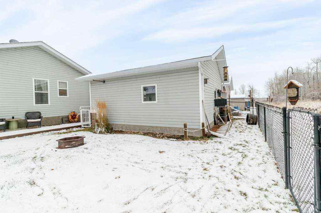 MLS&reg; # A2269889 - 7 Baywood Link  in Lighthouse Point Sylvan Lake, Residential Open Houses