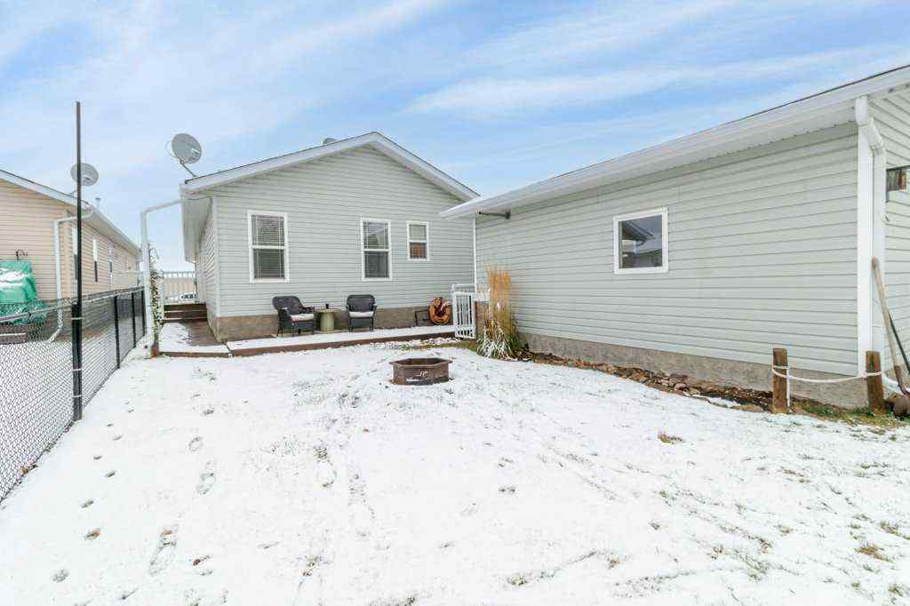 MLS&reg; # A2269889 - 7 Baywood Link  in Lighthouse Point Sylvan Lake, Residential Open Houses