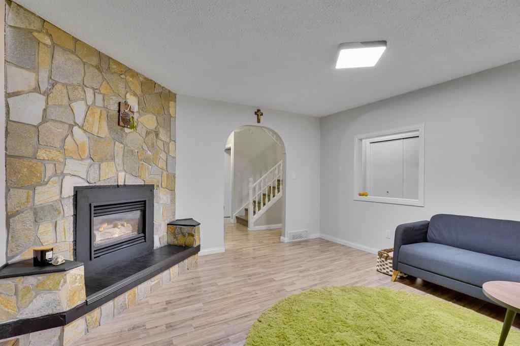 MLS&reg; # A2269891 - 1038 Berkley Drive NW in Beddington Heights Calgary, Residential Open Houses