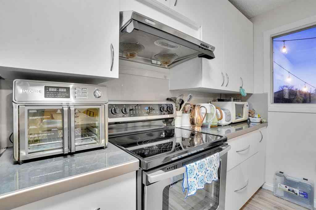 MLS&reg; # A2269891 - 1038 Berkley Drive NW in Beddington Heights Calgary, Residential Open Houses