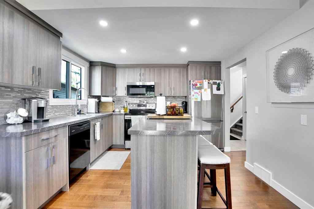 MLS® A2269897 - 103 Castlebury Way NE in Castleridge Calgary, Residential