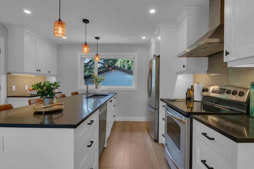 MLS&reg; # A2269907 - 39 Midpark Close SE in Midnapore Calgary, Residential Open Houses