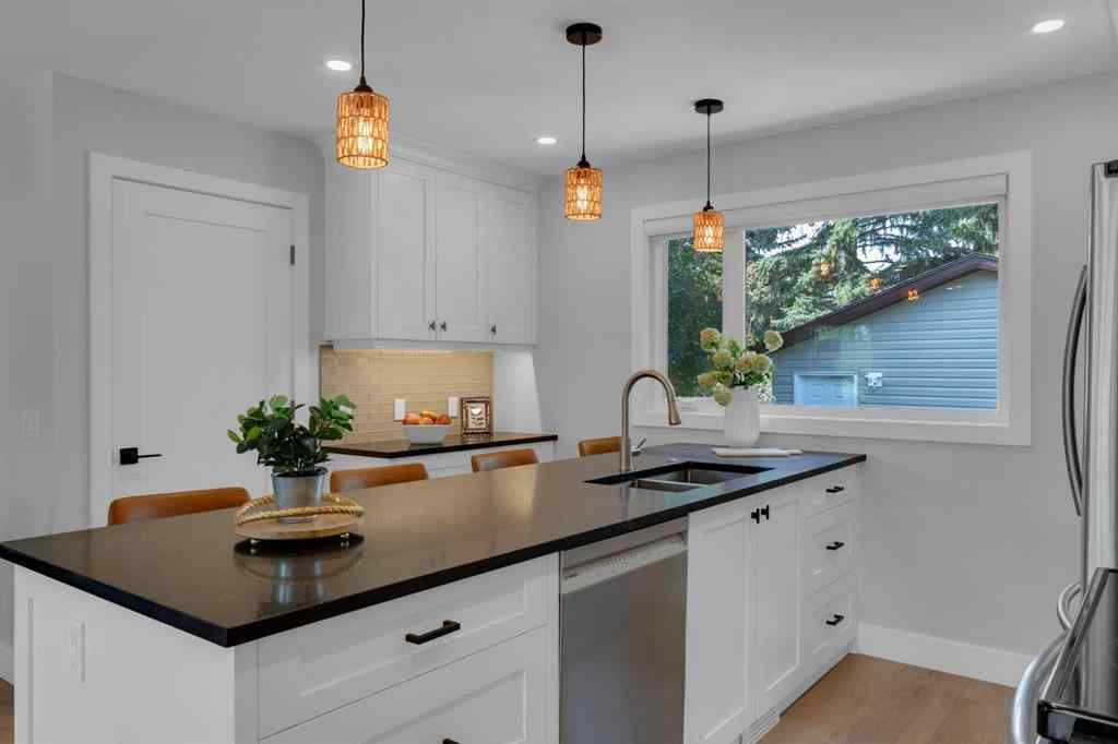 MLS&reg; # A2269907 - 39 Midpark Close SE in Midnapore Calgary, Residential Open Houses