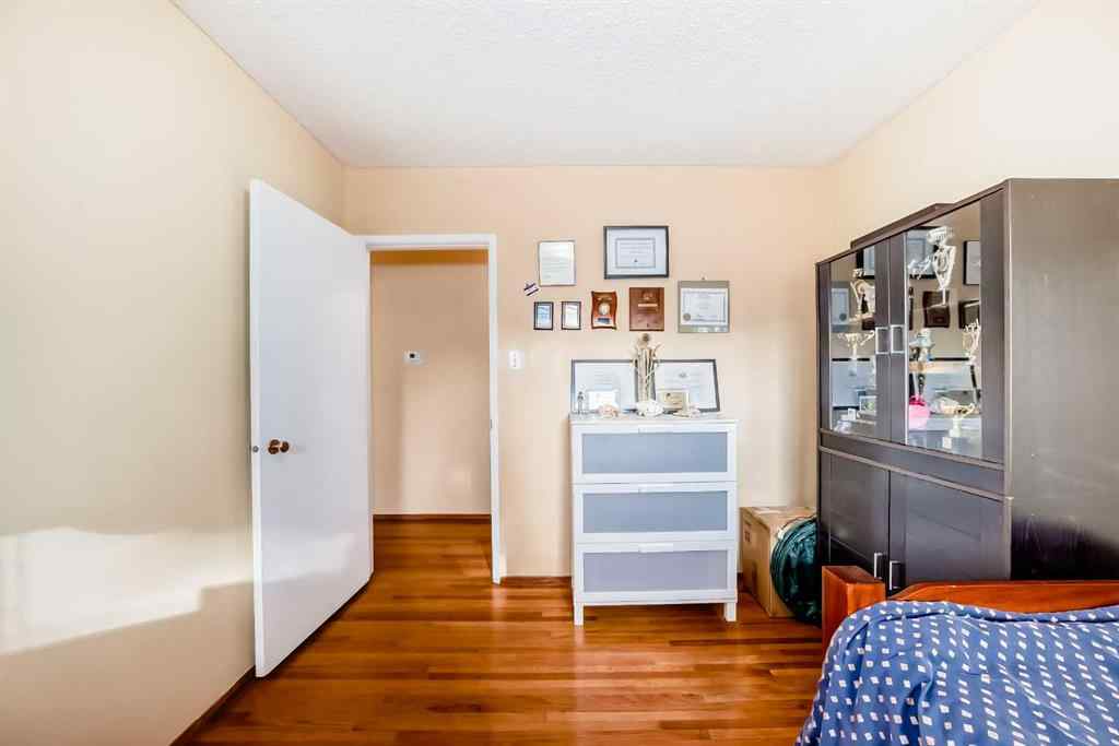 MLS® # A2269910 - 4508 Vandergrift Crescent NW in Varsity Calgary, Residential Open Houses