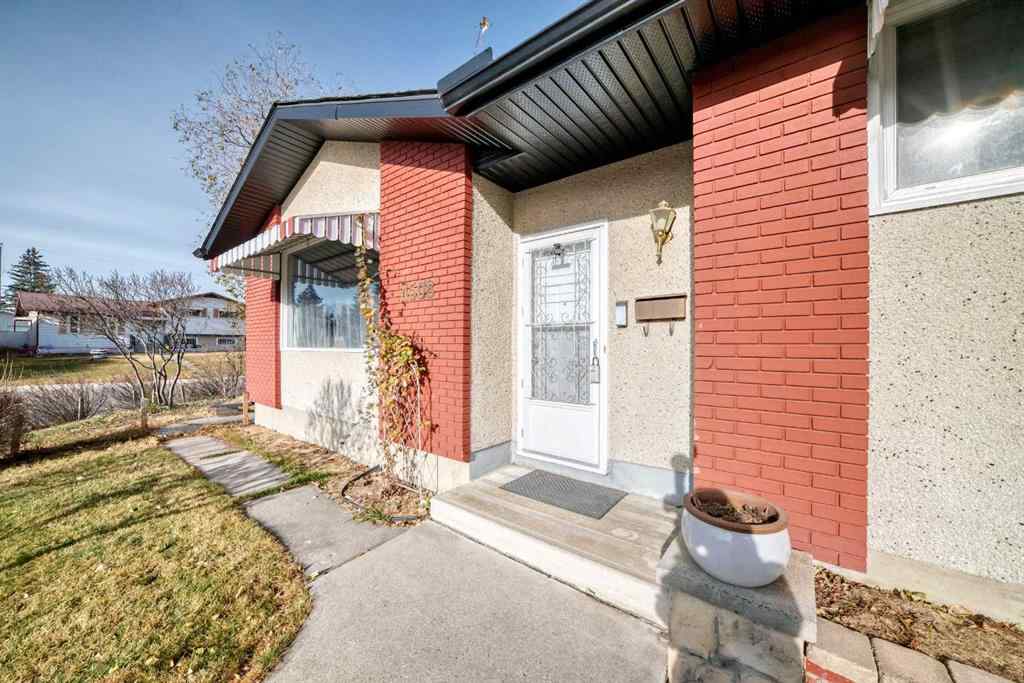 MLS® # A2269910 - 4508 Vandergrift Crescent NW in Varsity Calgary, Residential Open Houses
