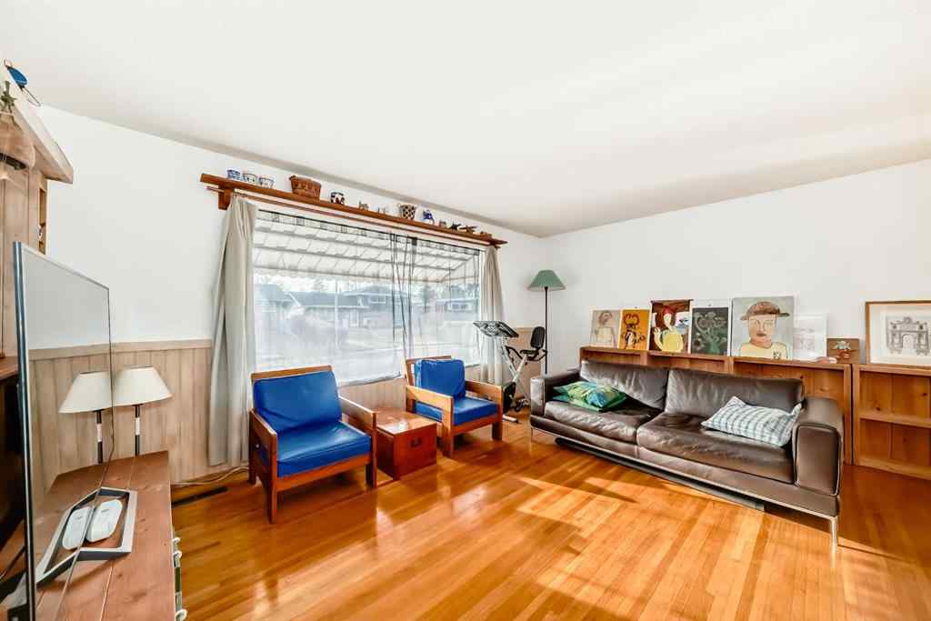 MLS® # A2269910 - 4508 Vandergrift Crescent NW in Varsity Calgary, Residential Open Houses