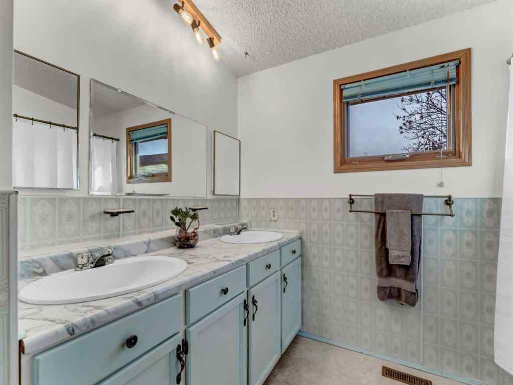 MLS&reg; # A2269914 - 11311 Range Road 40   in NONE Rural Cypress County, Agri-Business Open Houses