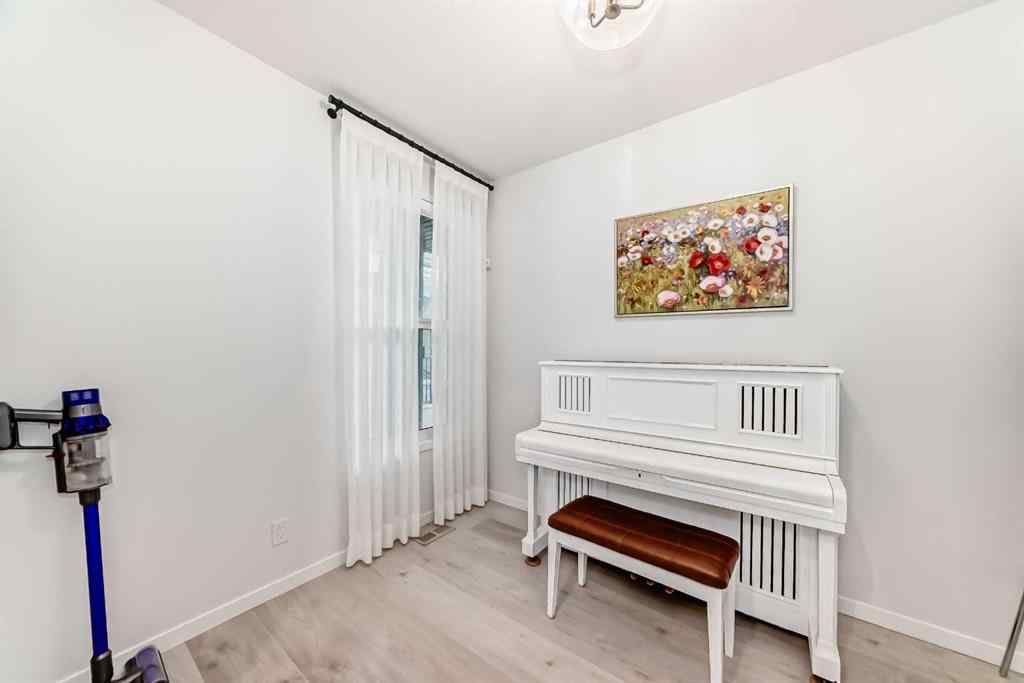 MLS® A2269918 - 12 West Grove Link SW in West Springs Calgary, Residential