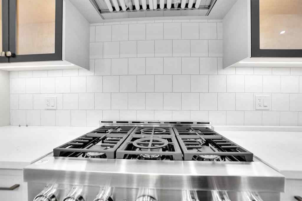 MLS® A2269919 - 8526 47 Avenue NW in Bowness Calgary, Residential