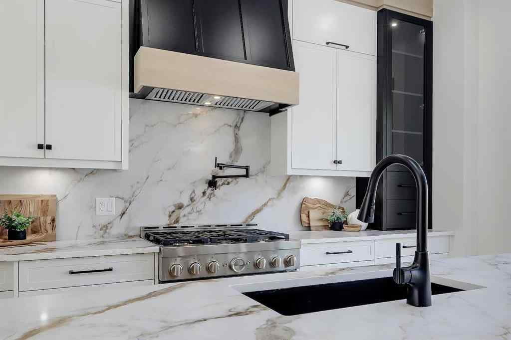 MLS® A2269920 - 3110 14 Avenue SW in Shaganappi Calgary, Residential