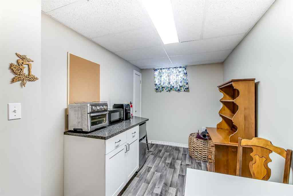 MLS&reg; # A2269932 - 627 12 Street NE in Northeast Crescent Heights Medicine Hat, Residential Open Houses