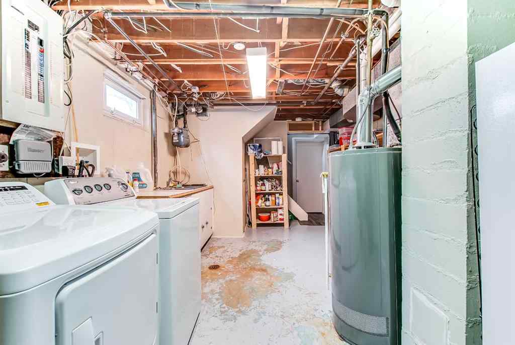 MLS&reg; # A2269932 - 627 12 Street NE in Northeast Crescent Heights Medicine Hat, Residential Open Houses