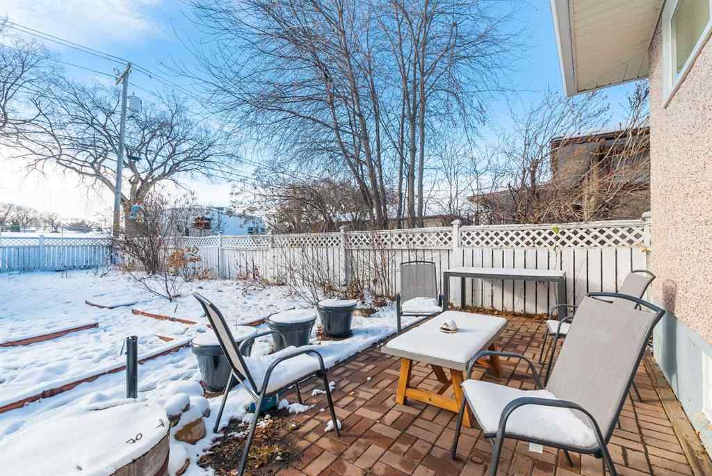 MLS&reg; # A2269932 - 627 12 Street NE in Northeast Crescent Heights Medicine Hat, Residential Open Houses