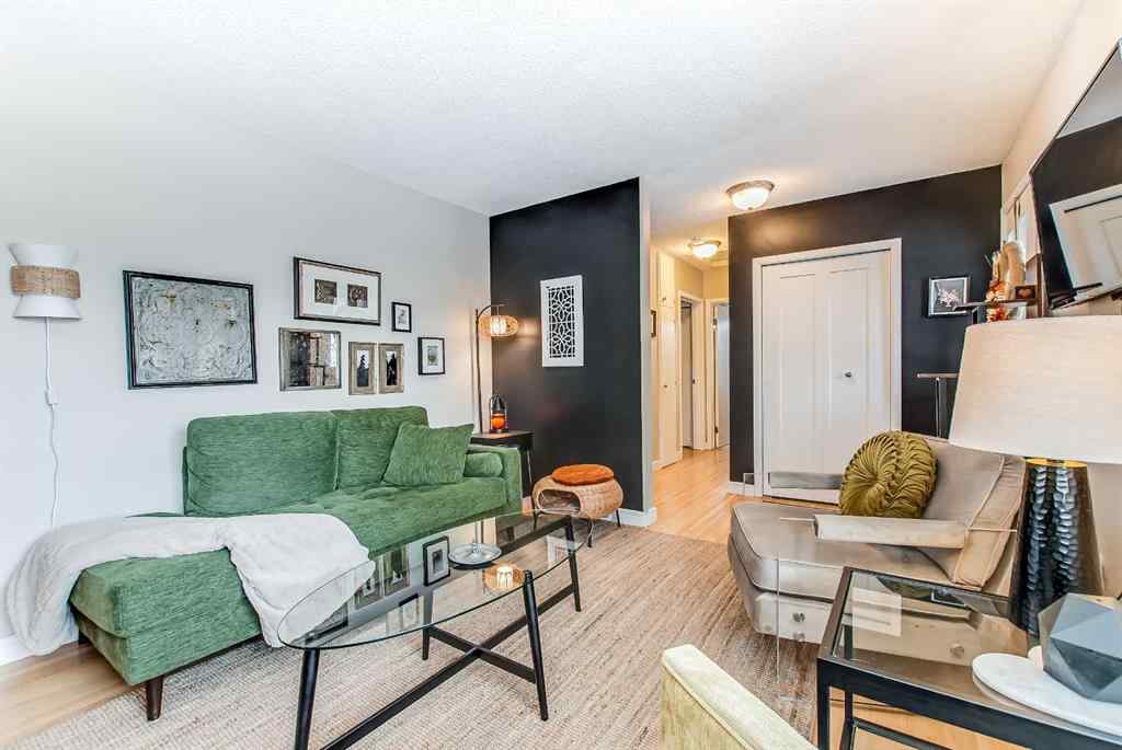 MLS&reg; # A2269932 - 627 12 Street NE in Northeast Crescent Heights Medicine Hat, Residential Open Houses