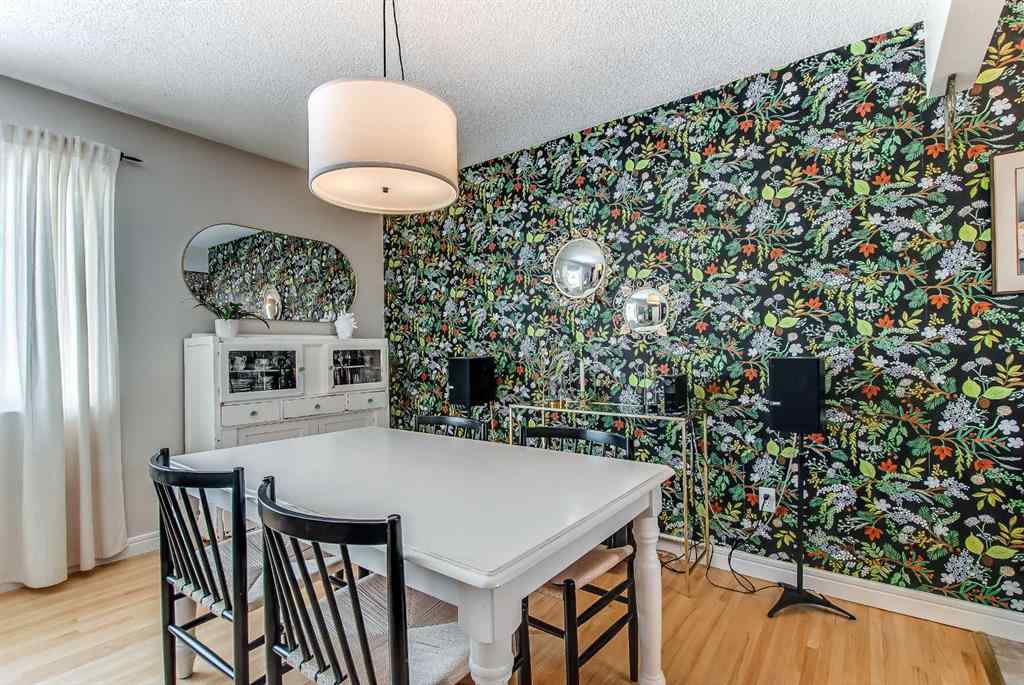 MLS&reg; # A2269932 - 627 12 Street NE in Northeast Crescent Heights Medicine Hat, Residential Open Houses