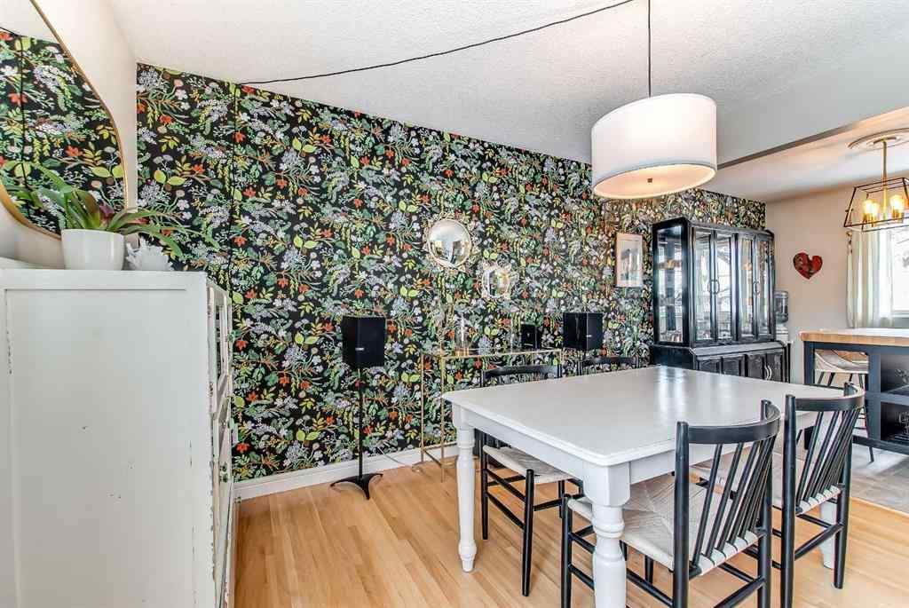 MLS&reg; # A2269932 - 627 12 Street NE in Northeast Crescent Heights Medicine Hat, Residential Open Houses