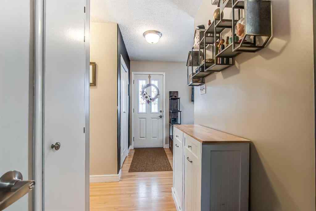 MLS&reg; # A2269932 - 627 12 Street NE in Northeast Crescent Heights Medicine Hat, Residential Open Houses