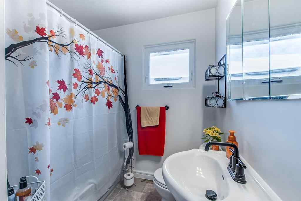 MLS&reg; # A2269932 - 627 12 Street NE in Northeast Crescent Heights Medicine Hat, Residential Open Houses