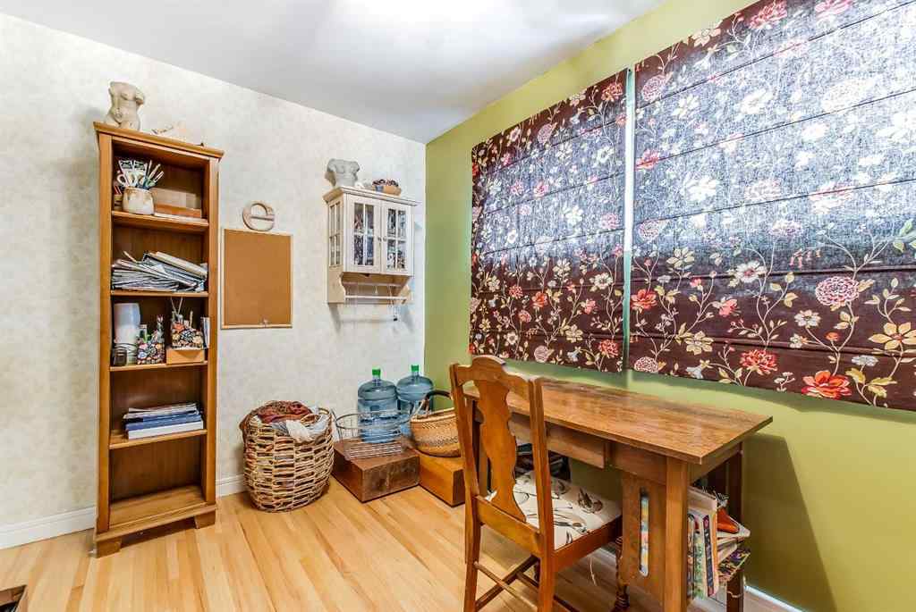 MLS&reg; # A2269932 - 627 12 Street NE in Northeast Crescent Heights Medicine Hat, Residential Open Houses