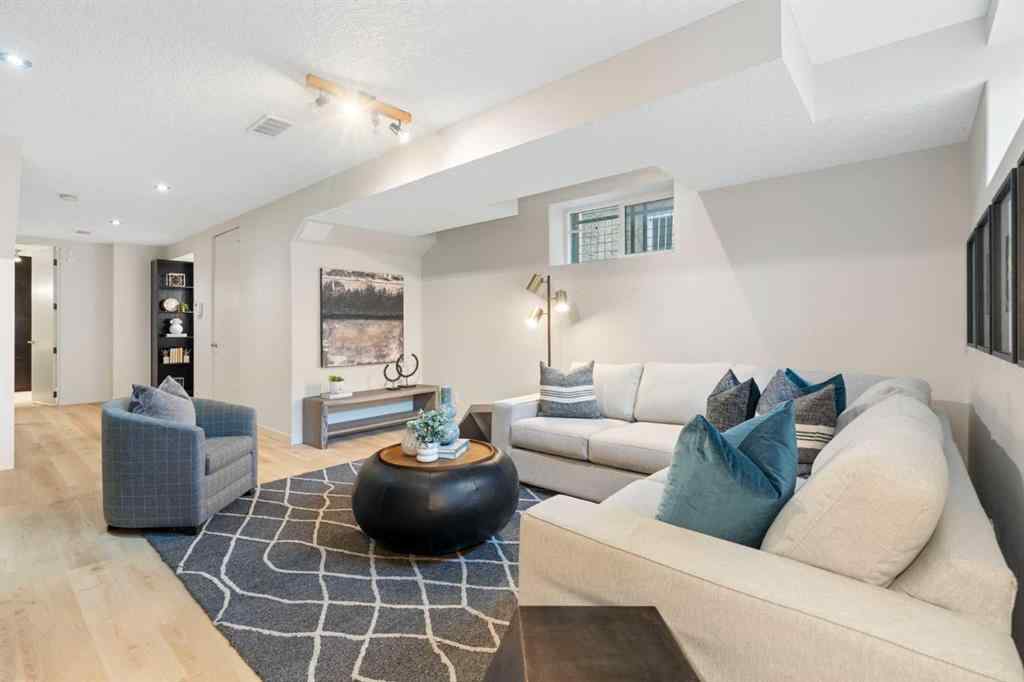 MLS® A2269956 - 218 8A Street NE in Bridgeland/Riverside Calgary, Residential