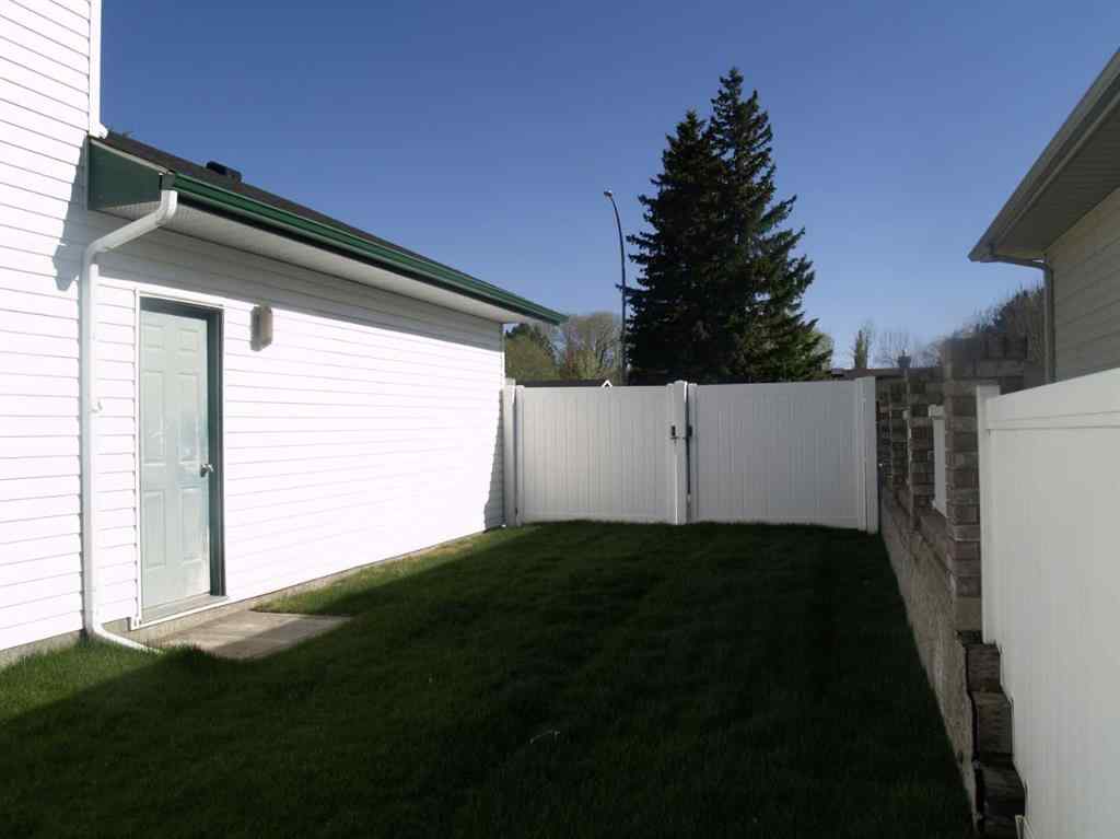 MLS&reg; # A2269968 - 10 Pickwick Lane  in English Estates Lacombe, Residential Open Houses