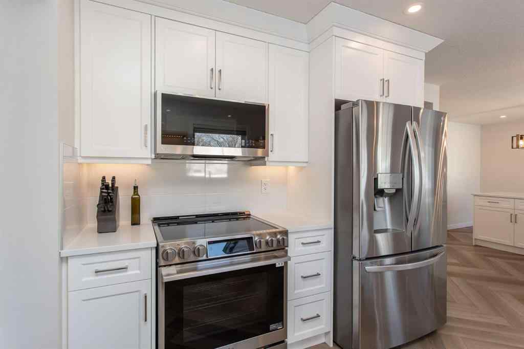 MLS&reg; # A2269968 - 10 Pickwick Lane  in English Estates Lacombe, Residential Open Houses