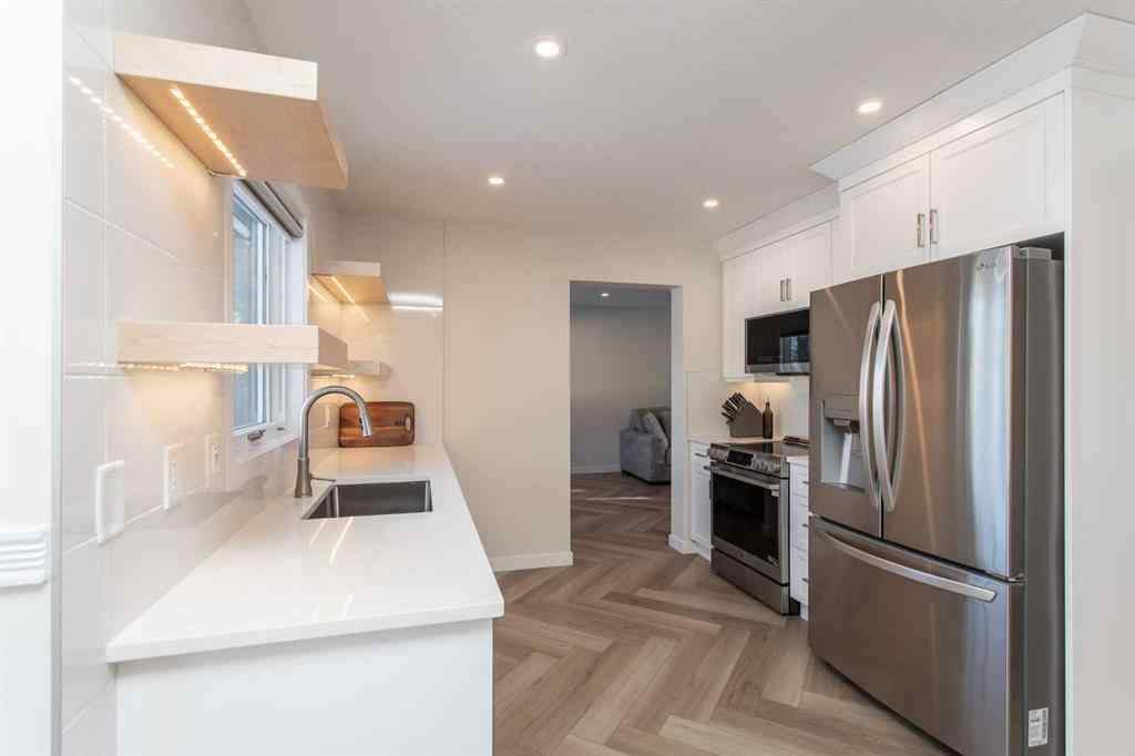 MLS&reg; # A2269968 - 10 Pickwick Lane  in English Estates Lacombe, Residential Open Houses