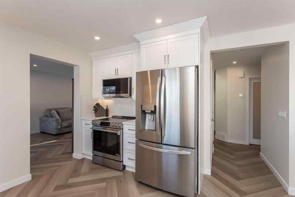 MLS&reg; # A2269968 - 10 Pickwick Lane  in English Estates Lacombe, Residential Open Houses