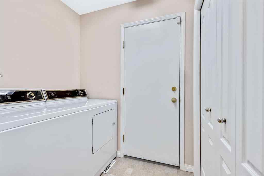 MLS® A2269970 - 154 Sierra Morena Green SW in Signal Hill Calgary, Residential