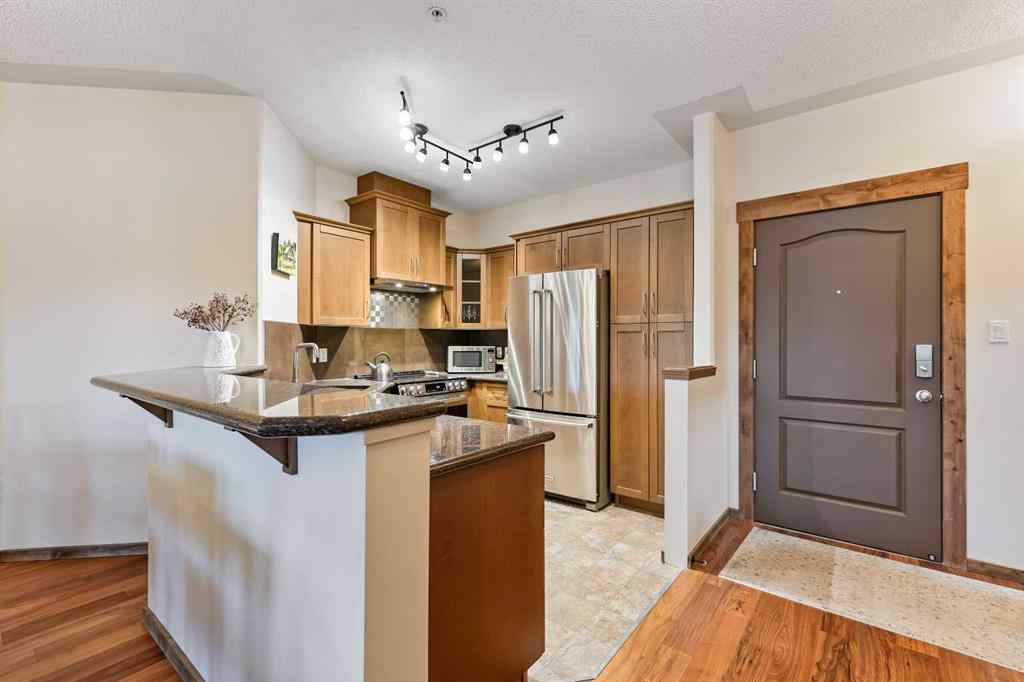 MLS® A2269971 - Unit #527 10 Discovery Ridge Close SW in Discovery Ridge Calgary, Residential