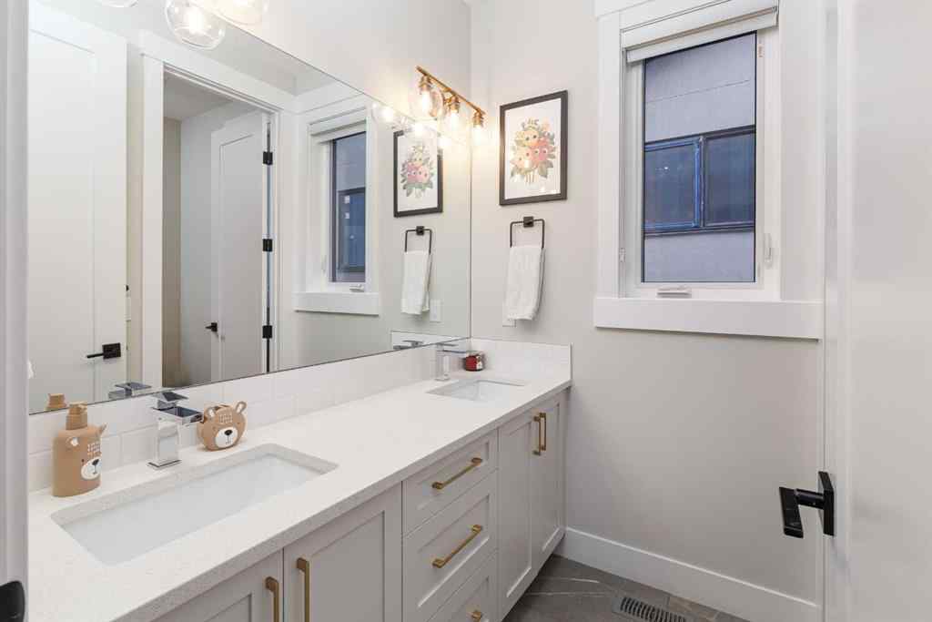 MLS® A2269973 - 2811 25A Street SW in Killarney/Glengarry Calgary, Residential