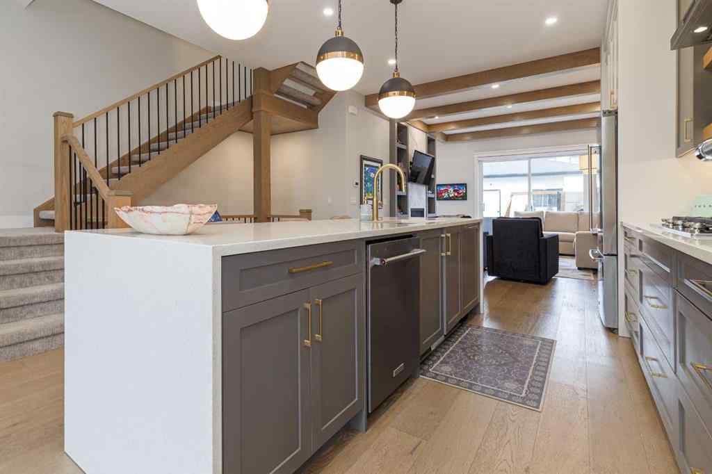 MLS® A2269973 - 2811 25A Street SW in Killarney/Glengarry Calgary, Residential